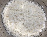 A picture of step 2 of Green Peas Capsicum Pulao.