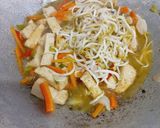 Foto langkah ke 3 dari resep Tumis Tahu, Tauge dan Wortel.