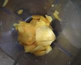 A picture of step 1 of Mango shake.