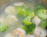 A picture of step 1 of Broccoli & Shrimp Noodle Soup.