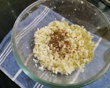 A picture of step 3 of Cheese Paratha.