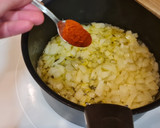 Foto del paso 2 de la receta: Ternera guisada con pimientos y calabacín al pimentón
