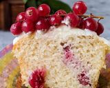 A picture of step 4 of Red currant cupcakes.