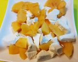 Foto del paso 1 de la receta: Postre de queso fresco y persimón con miel