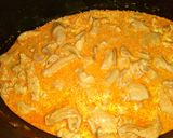 Foto del paso 3 de la receta: Strogonoff de pollo con papas pay (Estrogonofe de frango com batata palha)