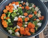 Foto del paso 1 de la receta: Pollo con verduras a mi "estilo chino"
