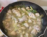 Foto langkah ke 4 dari resep Sayap & Brutu Ayam Goreng Lengkuas byTia.