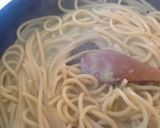 Foto del passaggio 7 della ricetta Spaghetti chitarra con calamari all'arancia, asparagi e crema di pistacchi