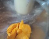 A picture of step 3 of Mango Milkshake.