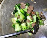 Foto langkah ke 4 dari resep Tumis sawi pakcoy.