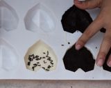 A picture of step 7 of Chocolate cake popsicles.