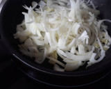 Foto del paso 1 de la receta: Hígado de ternera con cebolla caramelizada -sin azúcar-