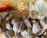 Foto langkah ke 1 dari resep Tumis Brokoli Bakso.
