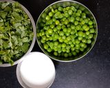 A picture of step 3 of Methi matar malai.