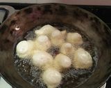 A picture of step 2 of Dahi wada.