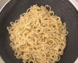 Gambar langkah 2 resipi Kerabu Maggi Calamari.