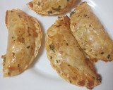 Foto del paso 10 de la receta: Empanadillas de atún, langostinos, huevo duro y olivas