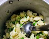 A picture of step 2 of Masala Cauliflower theme.