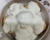 A picture of step 6 of Dahi bhalla.