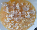 Foto del paso 5 de la receta: Tortilla de merluza con salsa de tomate