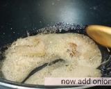 A picture of step 2 of Arabic fried rice 🌾.
