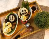Hình bước làm 4 của món Bento Halloween cho bé phần 2