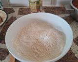 Foto del paso 1 de la receta: Pizza exprés con mortadela y queso