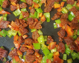 Foto del paso 1 de la receta: Magdalenas de cúrcuma con chorizo y cebollino