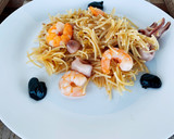 Foto del paso 7 de la receta: Fideuà de calamares con alioli de ajo negro