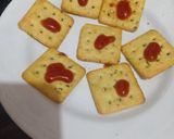 વેજ.ચીઝ બિસ્કિટ પિઝા (Veg. Cheese Biscuit Pizza Recipe In Gujarati) રેસીપી સ્ટેપ2ફોટો