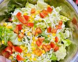 Hình bước làm 4 của món Beefsteak sốt tiêu đen kèm salad trộn