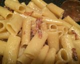 Foto del paso 3 de la receta: Pasta alla gricia (pasta con tocino y queso de oveja)