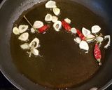 Foto del passaggio 2 della ricetta I miei spaghetti aglio, olio e peperoncino