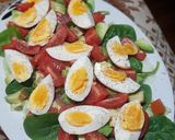 Sałatka z łososiem wędzonym i avocado krok przepisu 2 zdjęcie