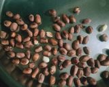 A picture of step 1 of Peanut chutney.