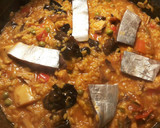 Foto del paso 17 de la receta: Arroz meloso con sepia, bonito y champiñones de mar