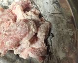 Hình bước làm 1 của món Thịt lợn chiên sốt chua ngọt