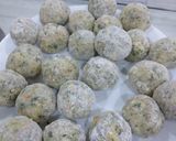A picture of step 3 of Veg cheese balls.