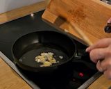 Zöldborsófőzelék glutenmentesen recept fázis 2 fotója