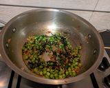 A picture of step 8 of Methi Matar Malai.