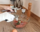 Foto del paso 3 de la receta: Consomé de carne con albóndigas