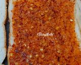A picture of step 3 of Harissa Toast.