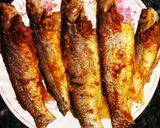 A picture of step 2 of Tangra Machher Jhal/ Small Cat fish Curry.