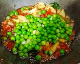 A picture of step 4 of Batata Kanda Poha.