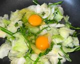รูปขั้นตอนการทำที่ 2 ของ ข้าวผัดไข่ใส่ผัก ไร้น้ำมัน #เคลียร์ตู้เย็น