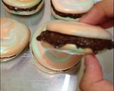 Foto langkah ke 9 dari resep Pastel Macaroons from Meringue Cookies filled Chocomaltine.