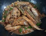 Foto langkah ke 5 dari resep Tumis pindang salem.