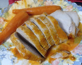 Foto del paso 5 de la receta: Cerdo con pimiento morrón y zanahorias en salsa de tomate