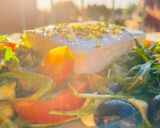 Foto del passaggio 1 della ricetta Insalata con feta e olive nere
