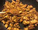 Foto del passaggio 2 della ricetta Pollo al curry velocissimo